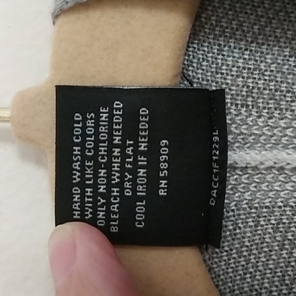 Dillards ALL Open Poncho Blanket Shawl One Size Gray White - Picture 4 of 4